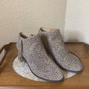 Lucky Brand Felisie leopard fringe Booties